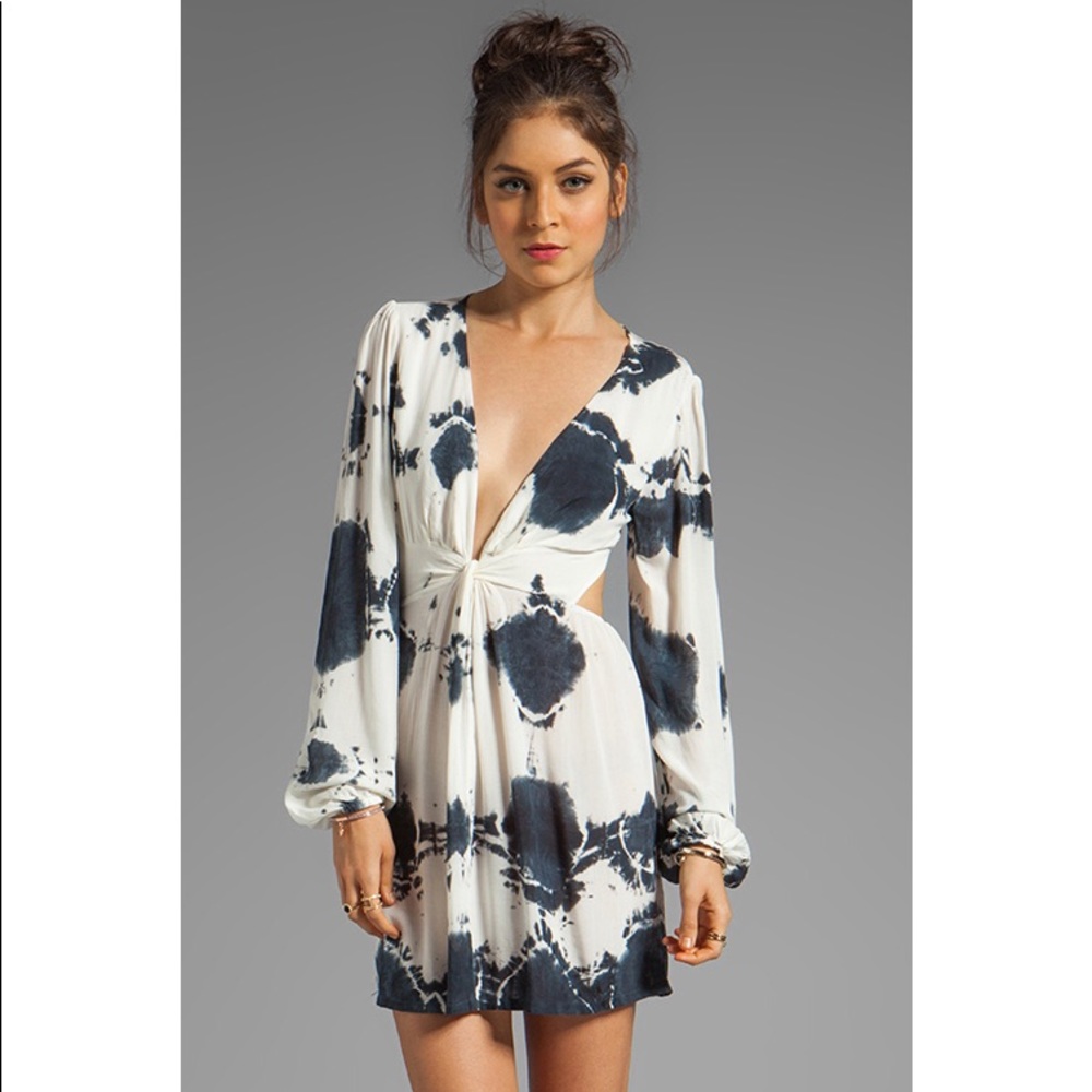 Blu Moon | Short Bell Sleeve Twist Dress